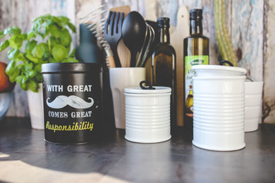 大规模留抵退税落实落细，今年以来已有10371亿元退税款退到纳税人账户—— 助企纾困效应显现